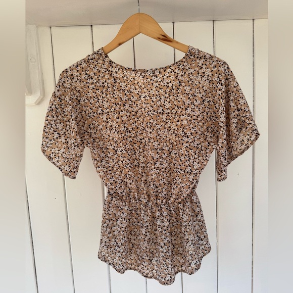 Sienna Sky Tan and Cream Puff Sleeve Fitted Blouse - Picture 1 of 6